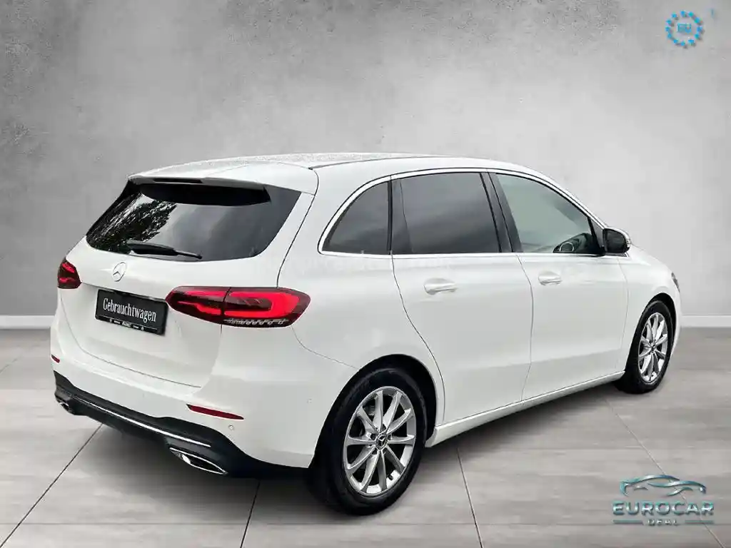 Mercedes-Benz B 180