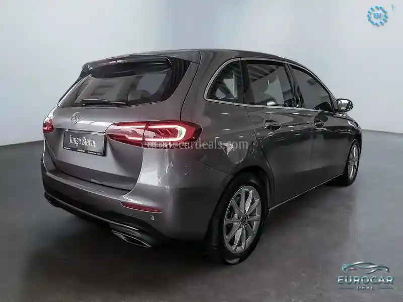 Mercedes-Benz B 220