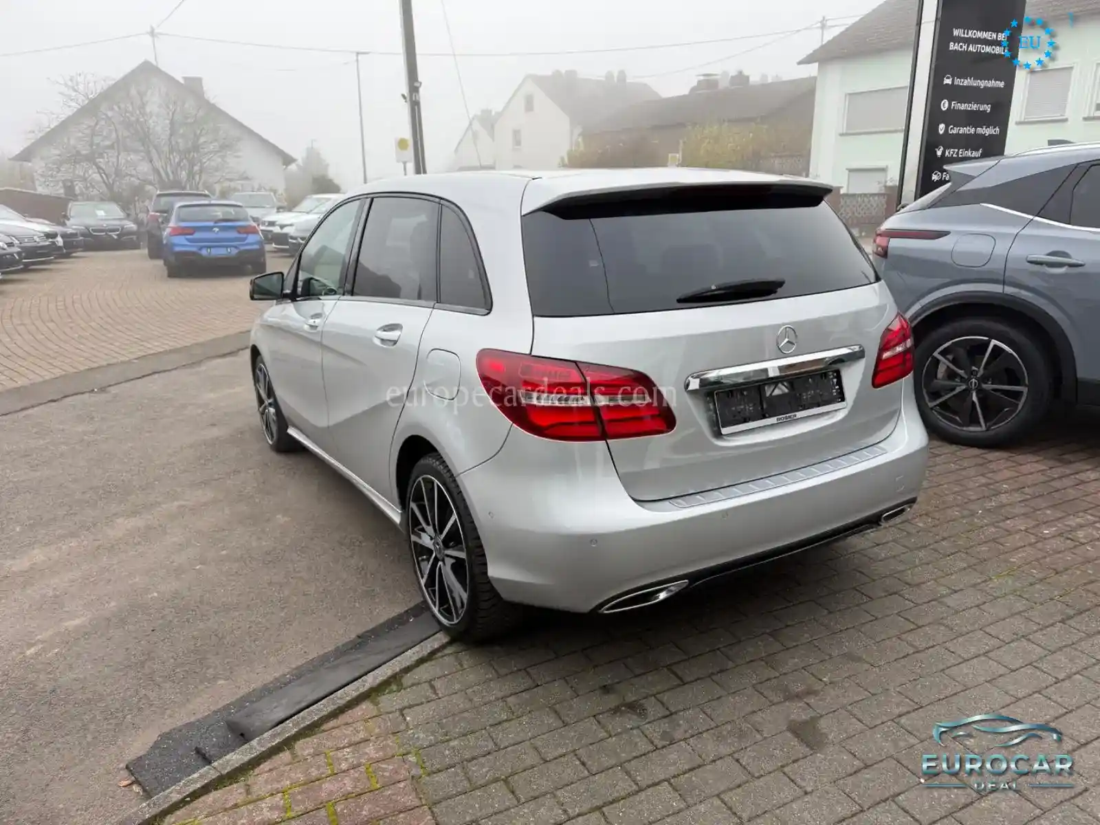 Mercedes-Benz B 180