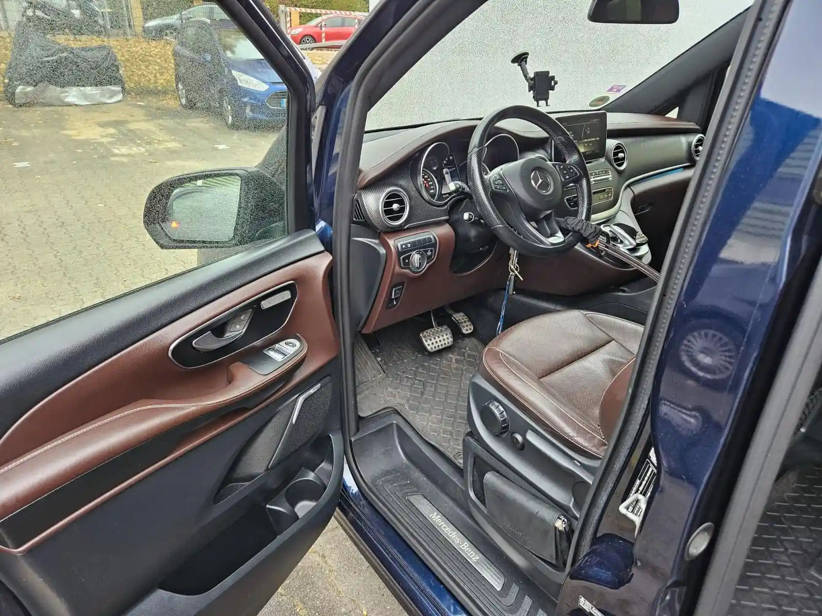 Mercedes-Benz V 250