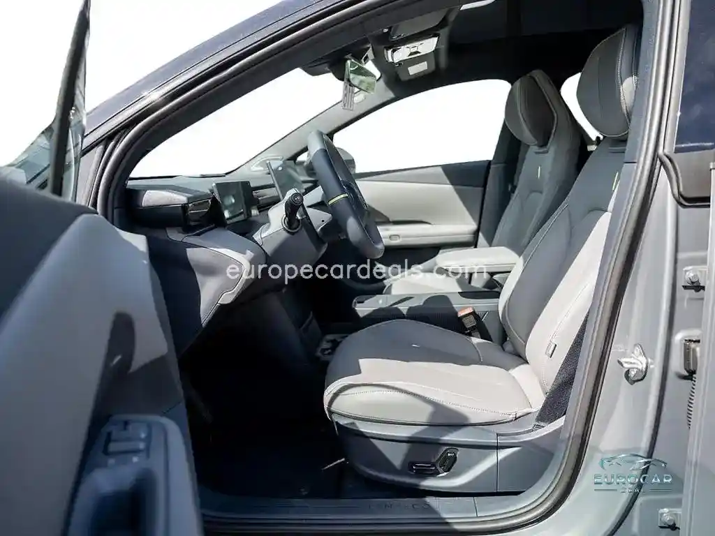 Lynk&Co 02