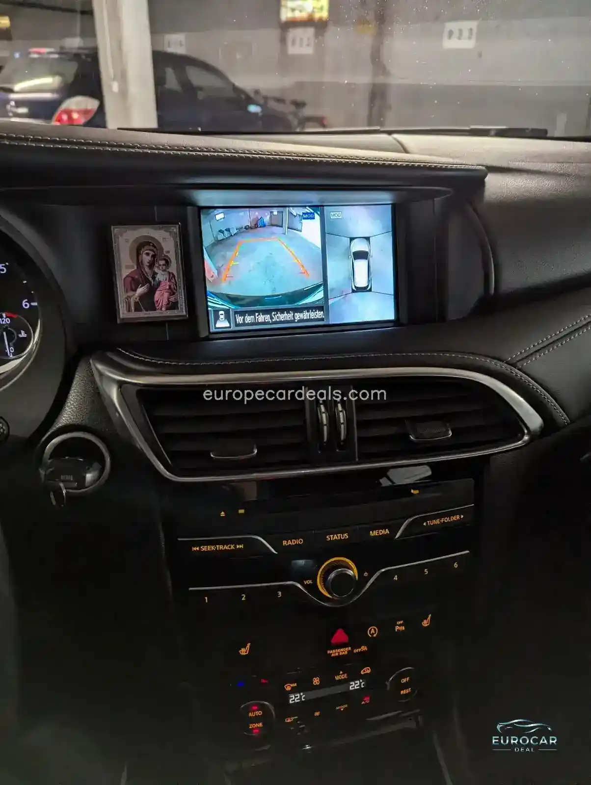 Infiniti Q30