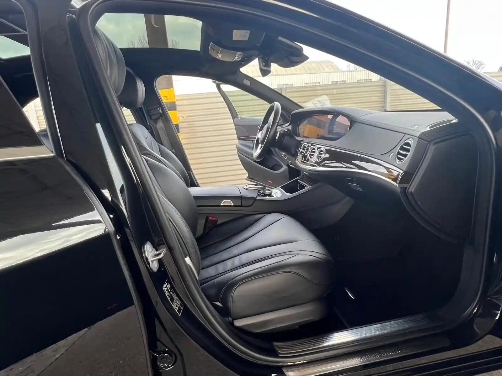 Mercedes-Benz S 560