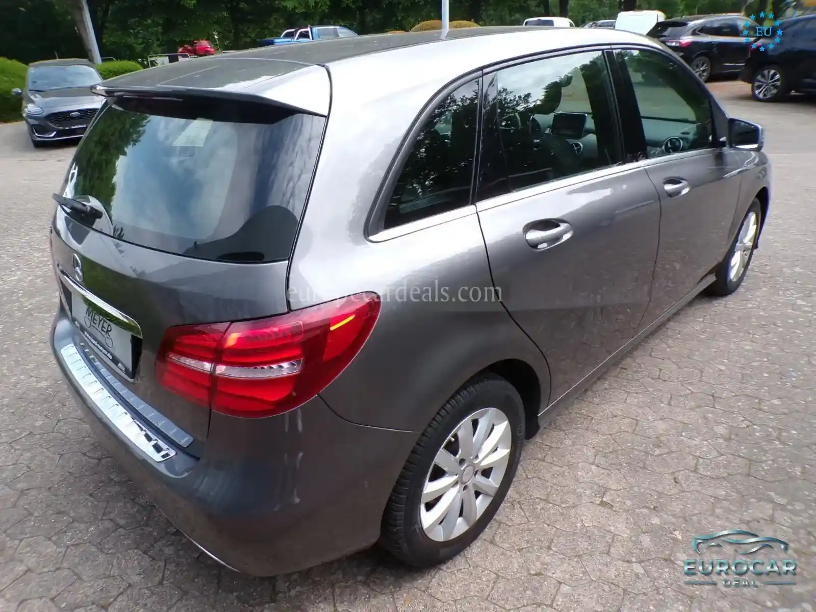 Mercedes-Benz B 200