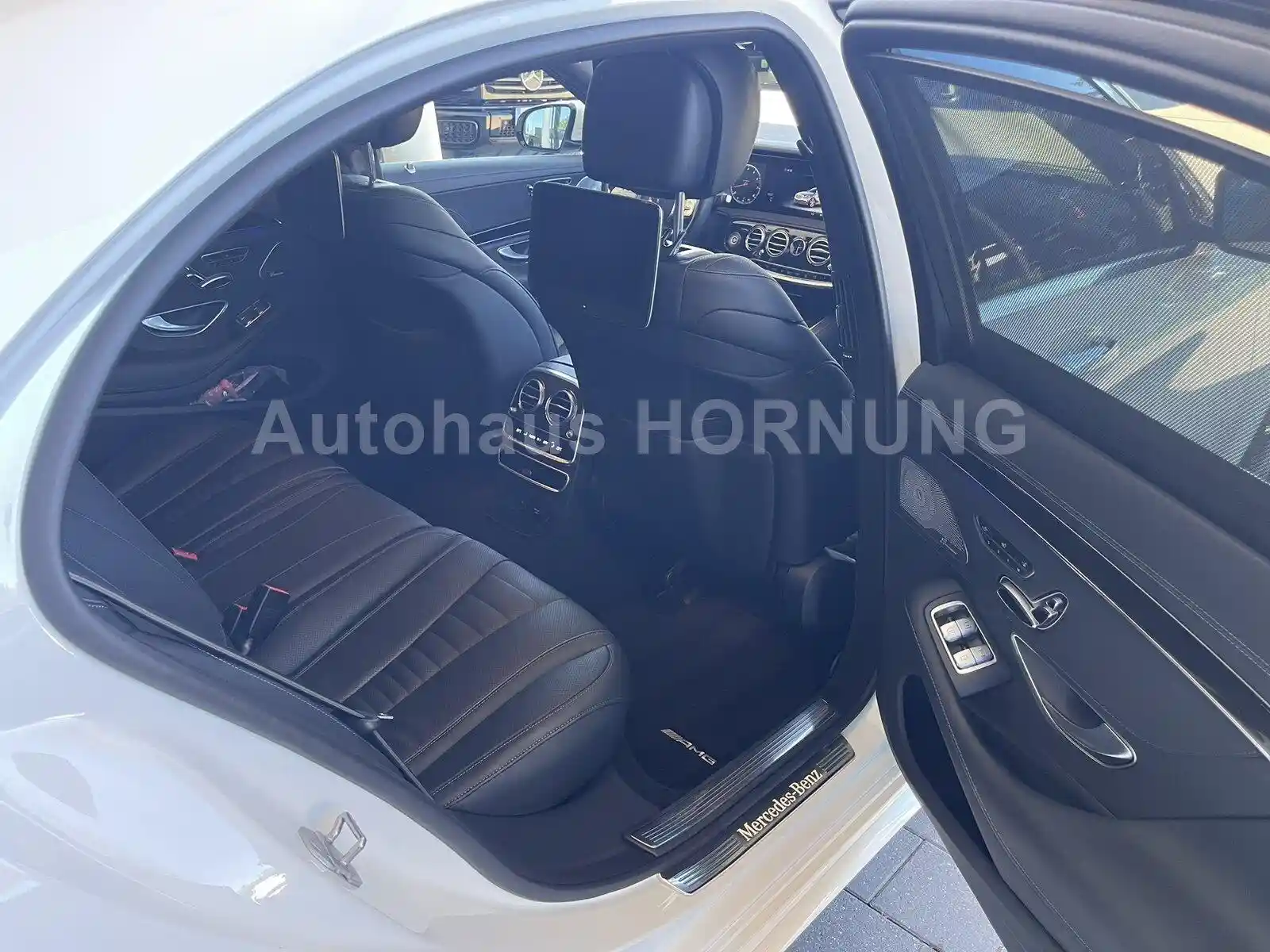 Mercedes-Benz S 560