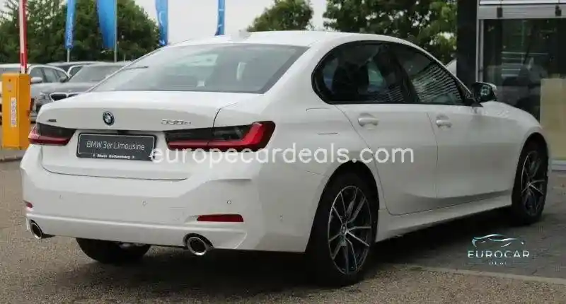 BMW 330