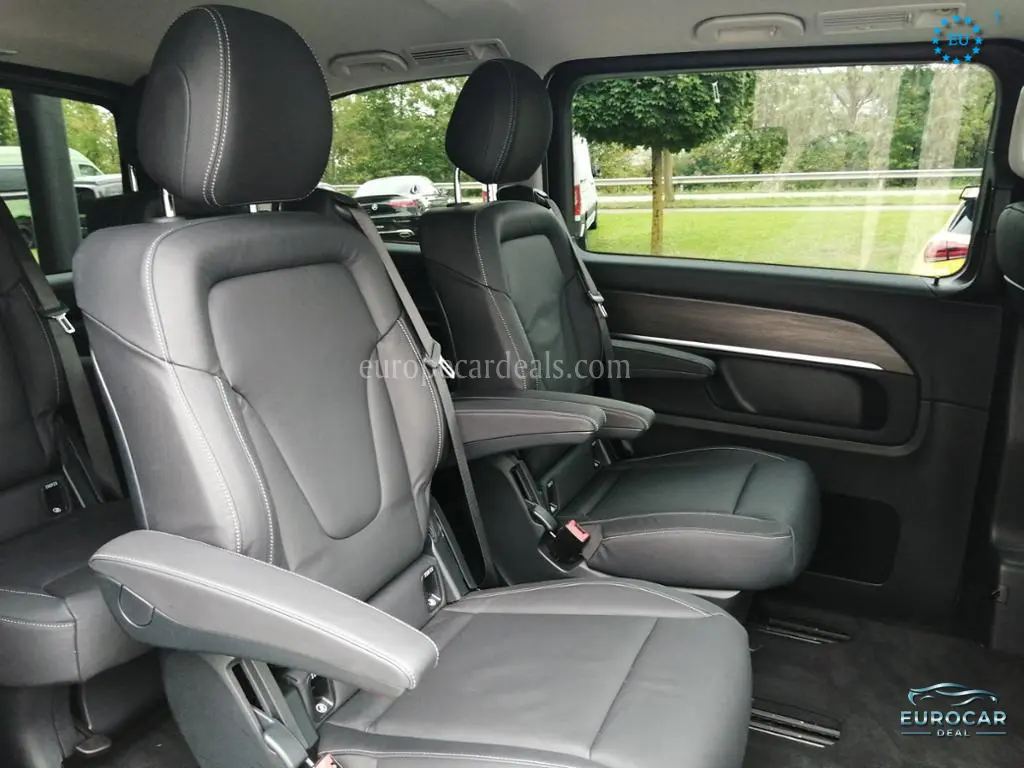 Mercedes-Benz V 220