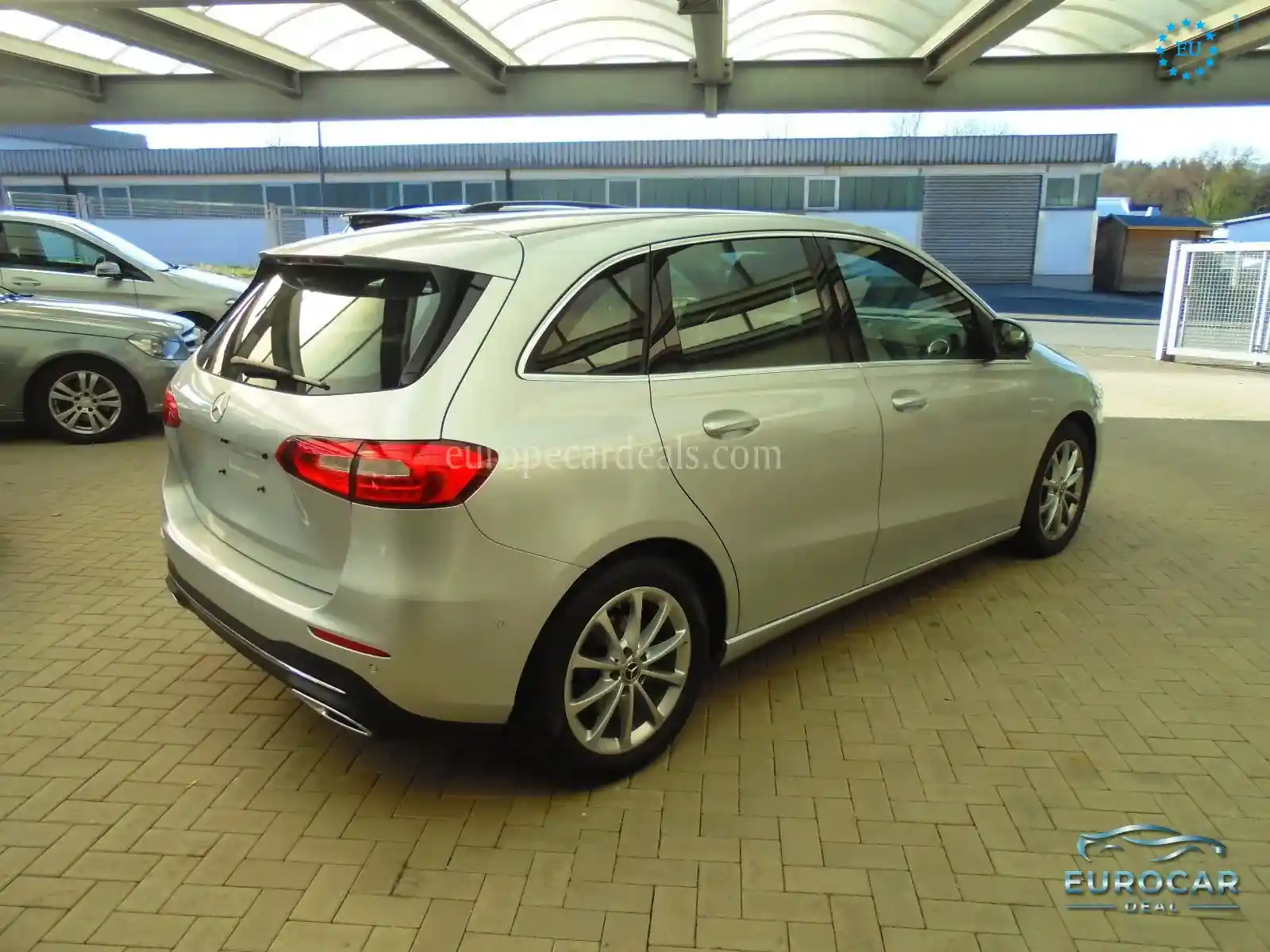 Mercedes-Benz B 180