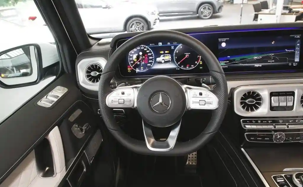 Mercedes-Benz G 500