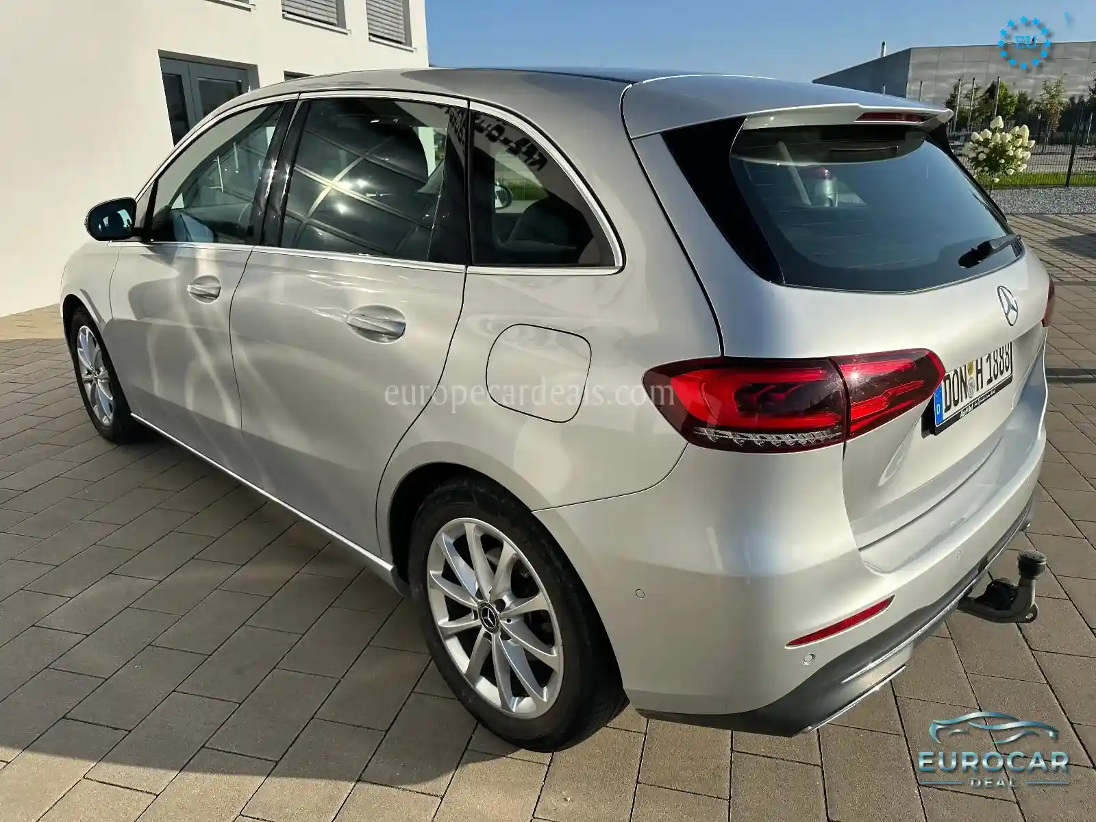 Mercedes-Benz B 180