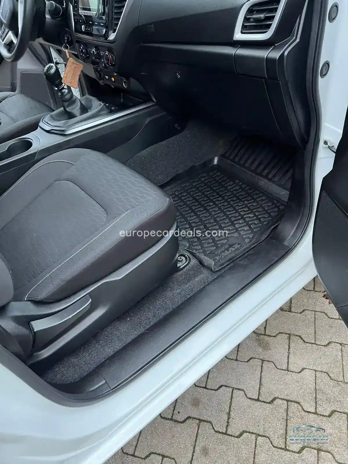 Double Cab 4WD LS