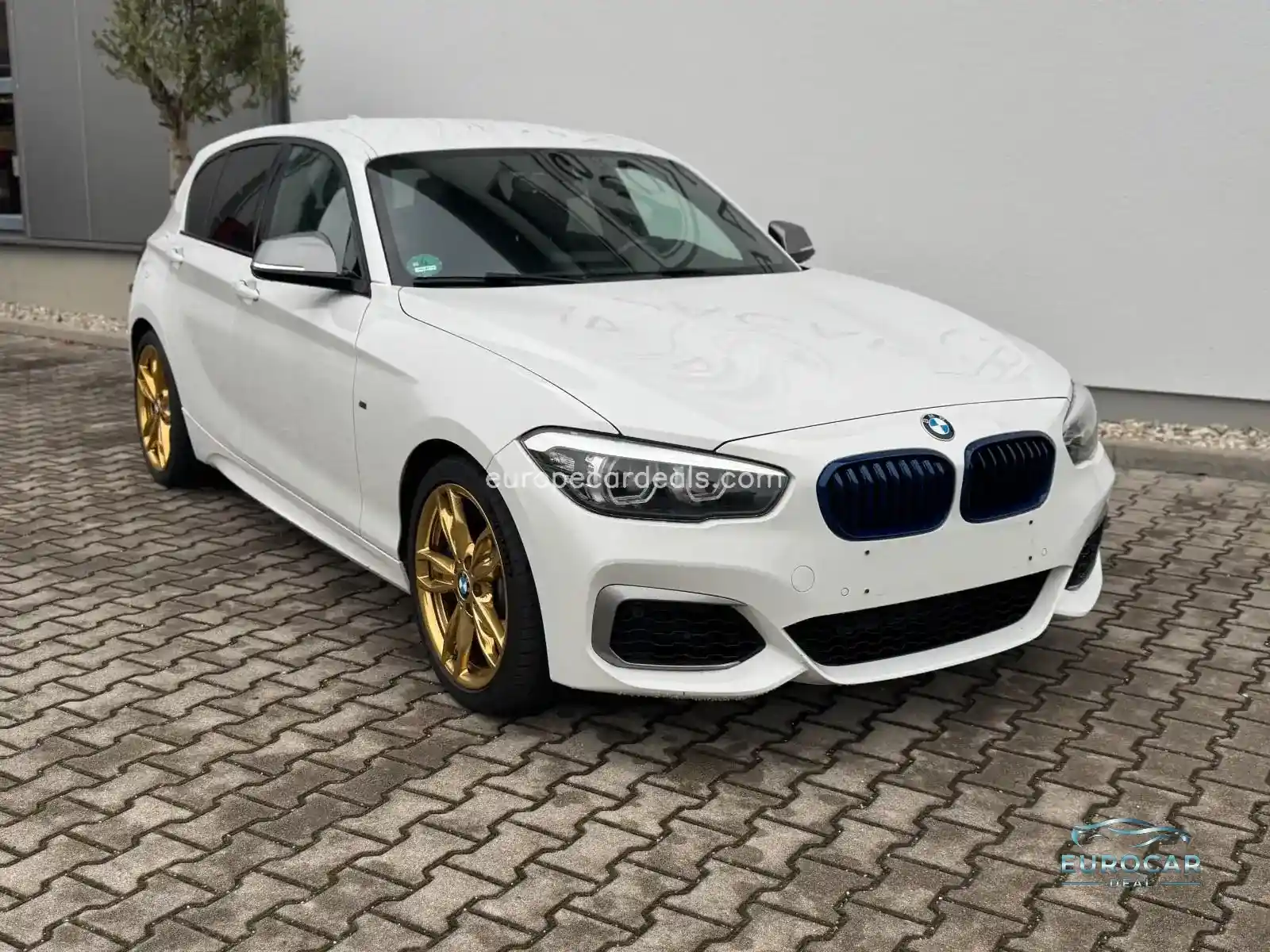 BMW M140i