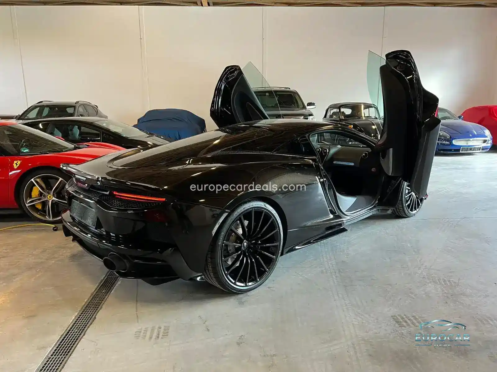 McLaren GT