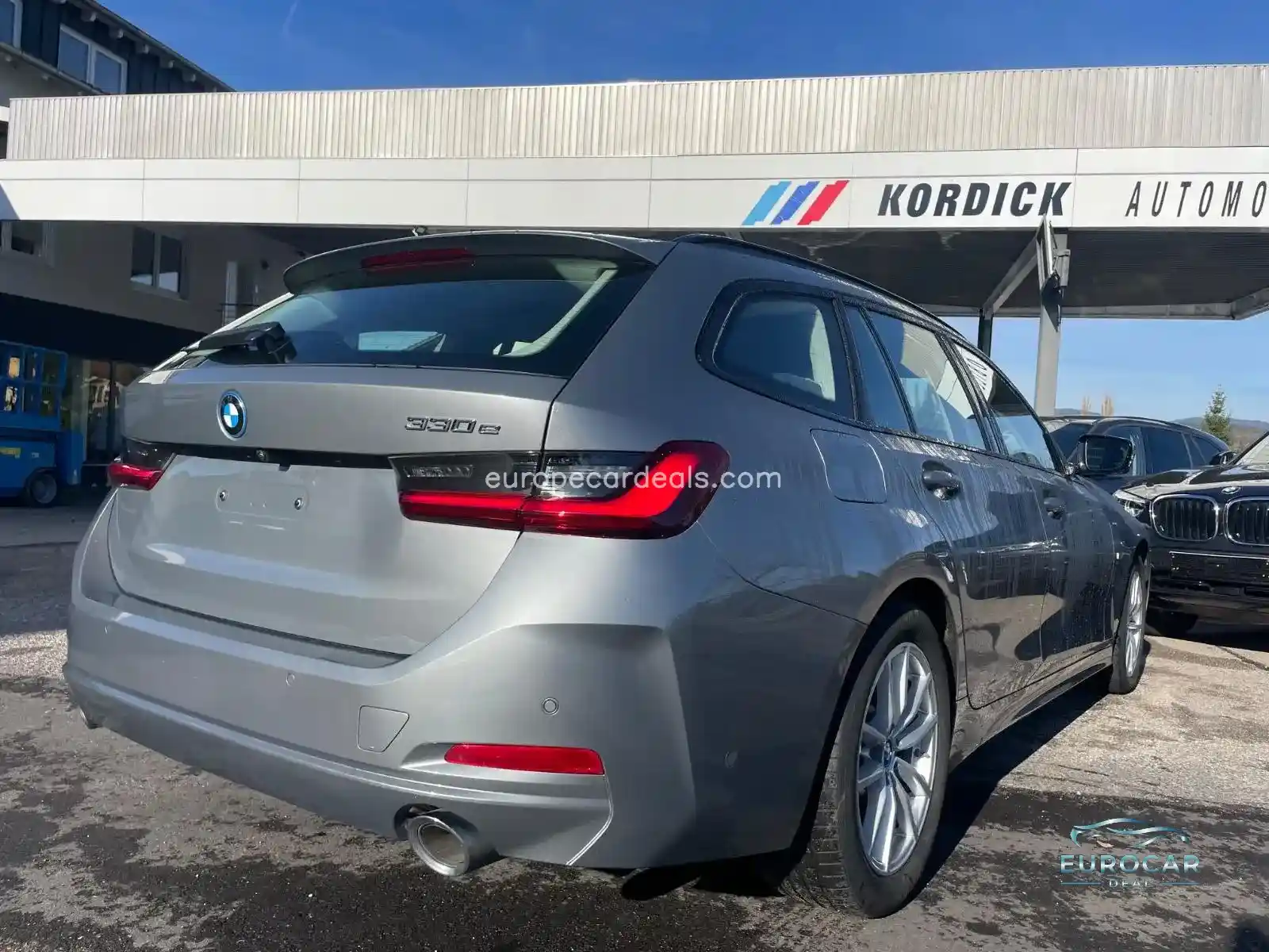 BMW 330