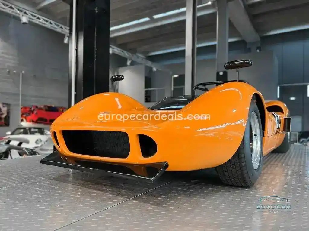 McLaren Elva