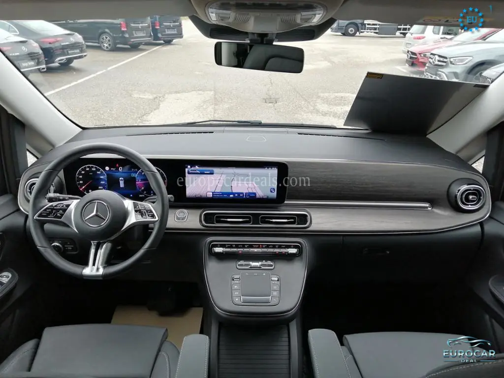 Mercedes-Benz V 220