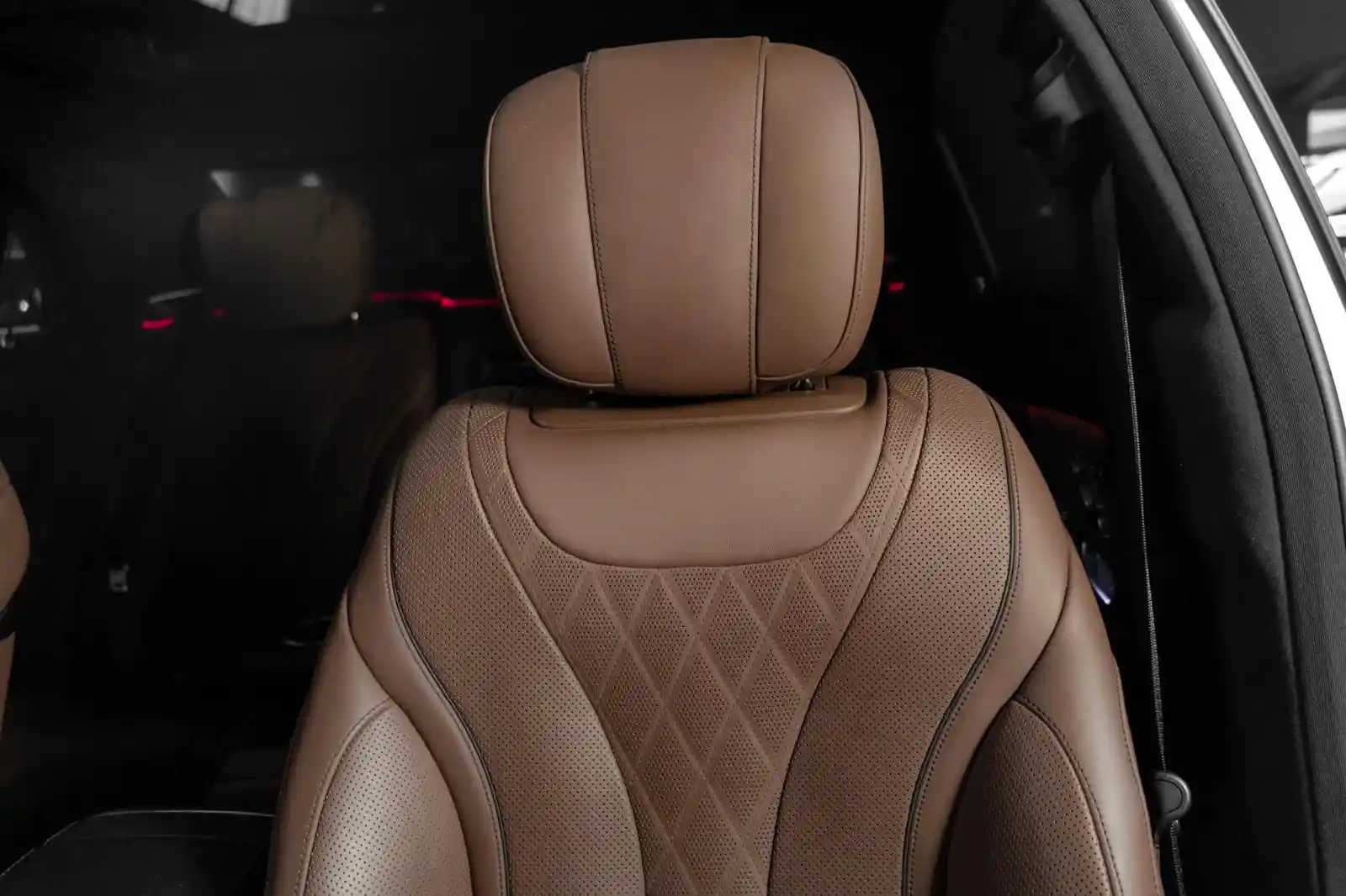 Mercedes-Benz S 560