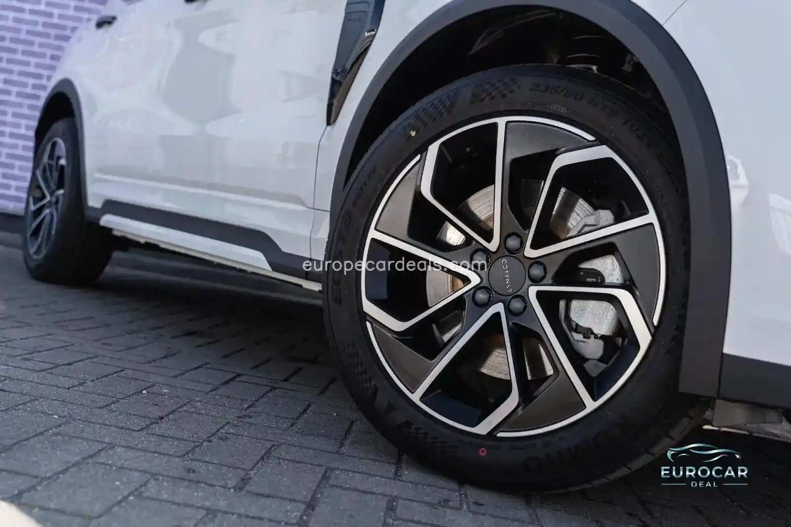Lynk&Co 01