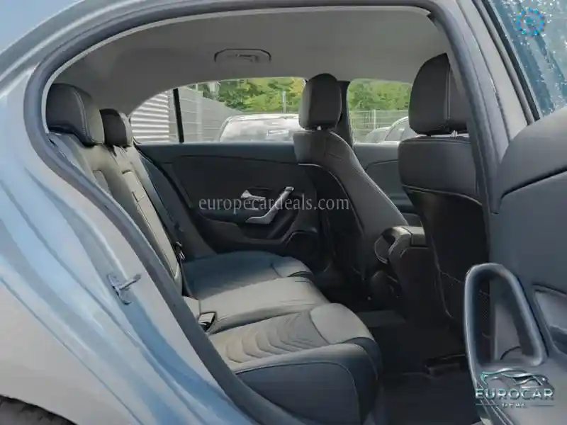 Mercedes-Benz A 220