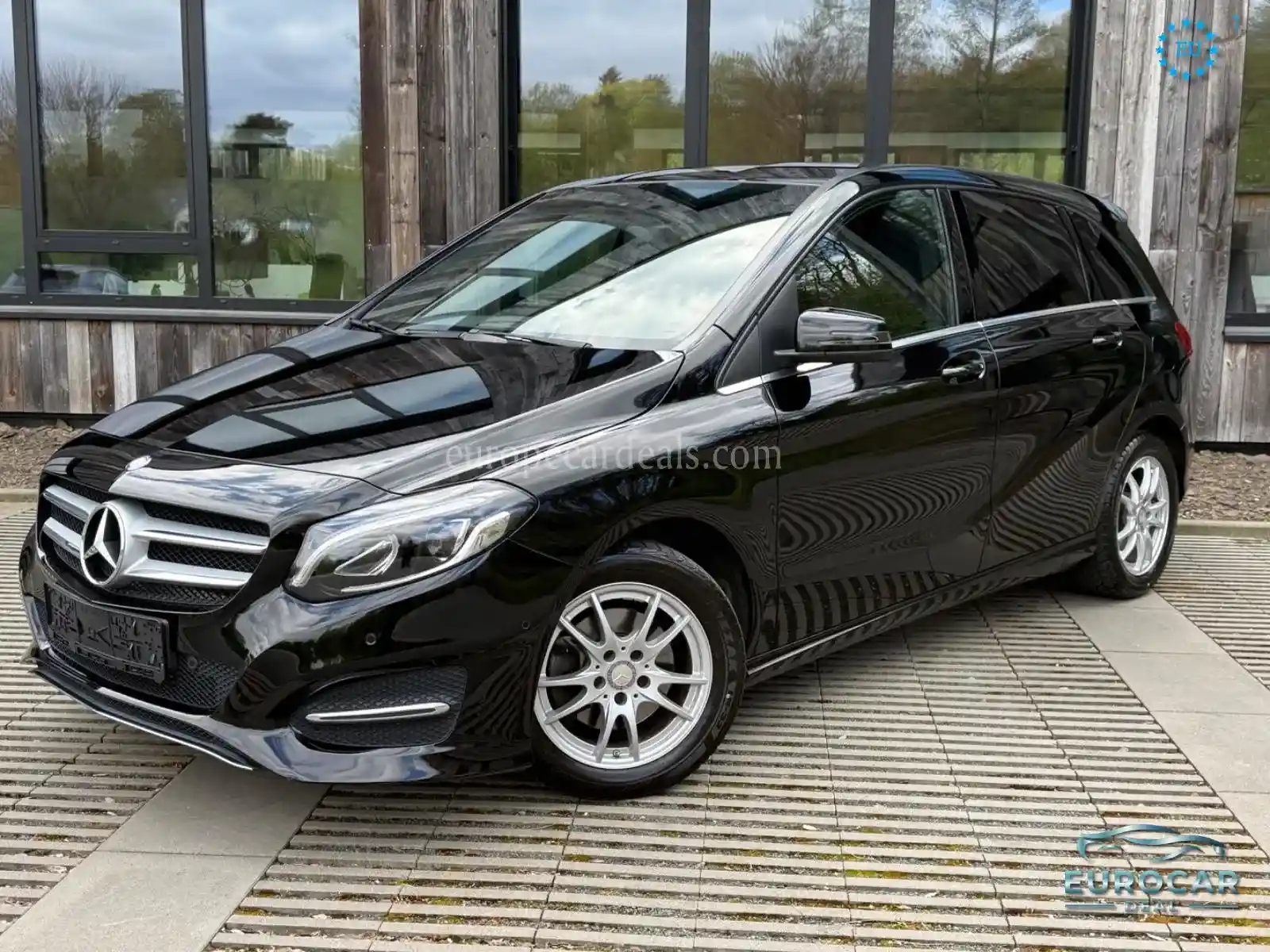 Mercedes-Benz B 180