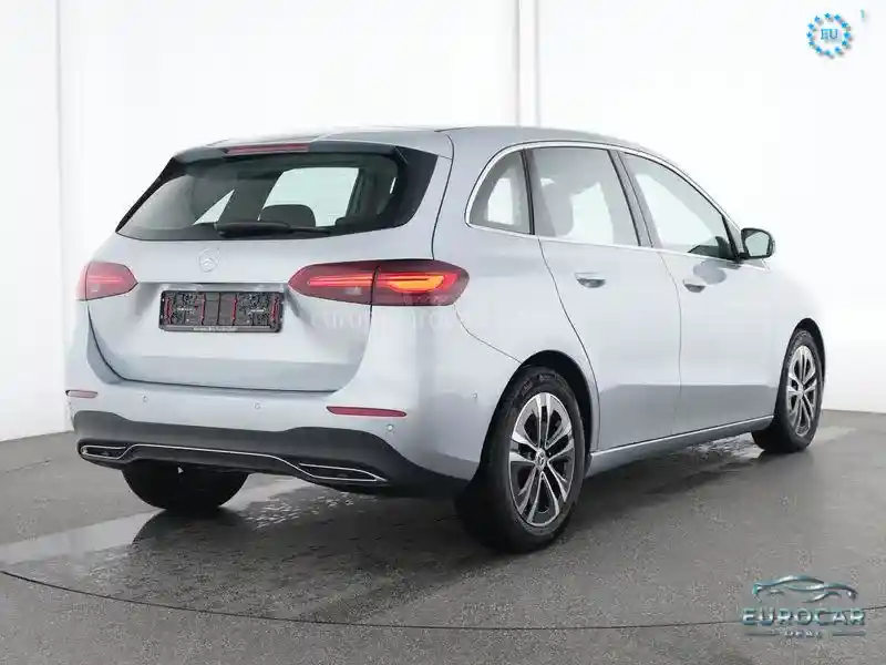 Mercedes-Benz B 220