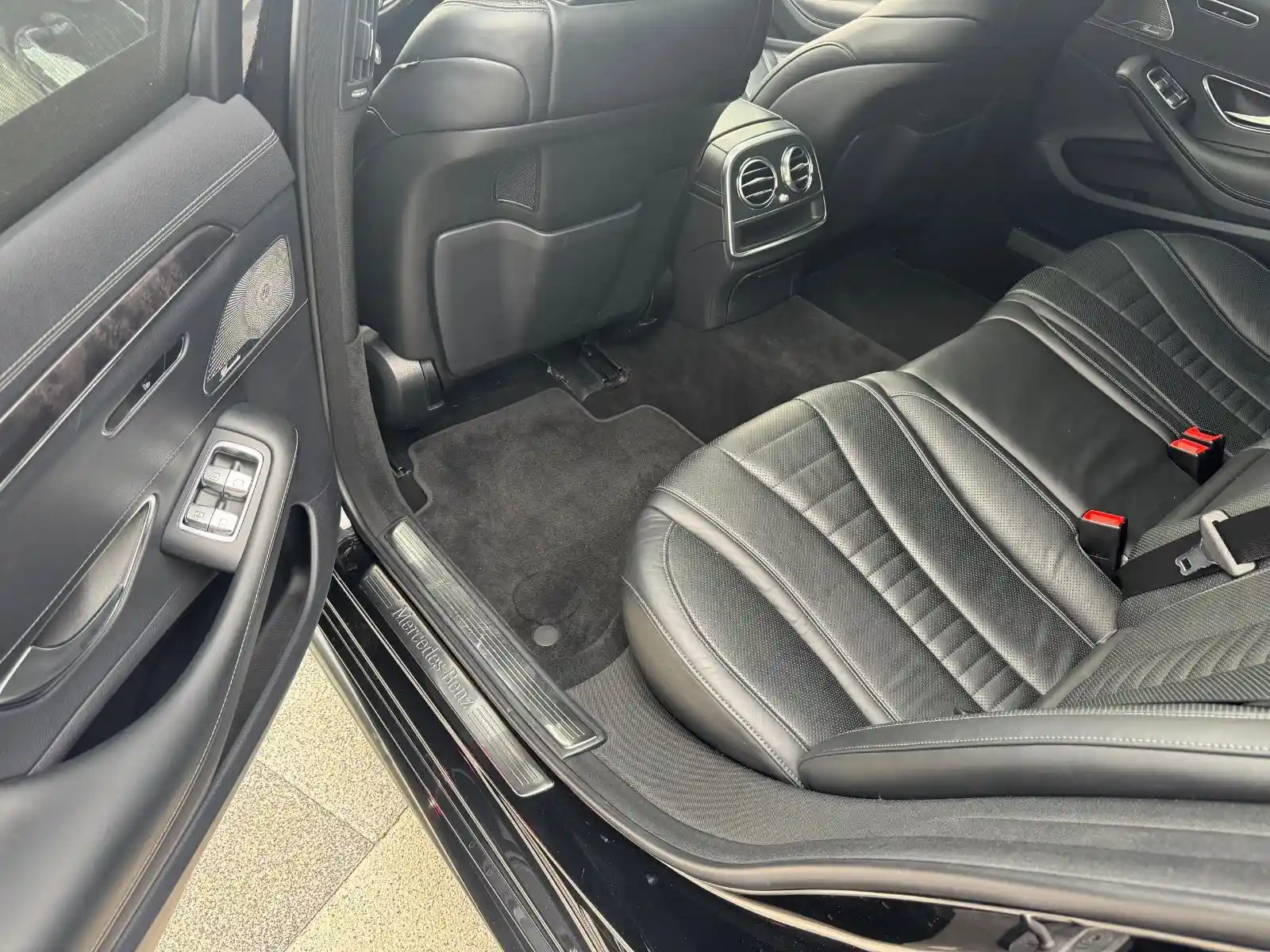 Mercedes-Benz S 560