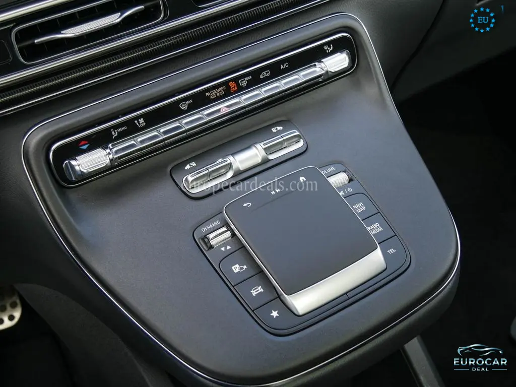 Mercedes-Benz V 220