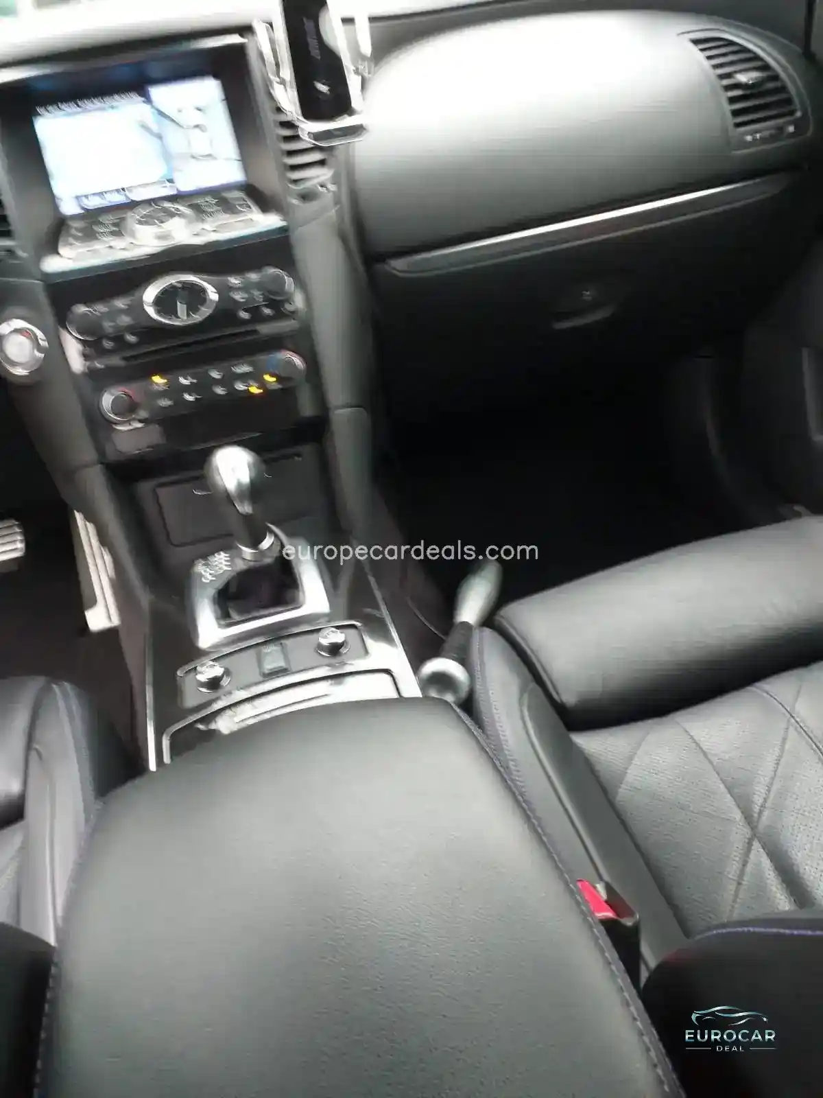Infiniti QX70