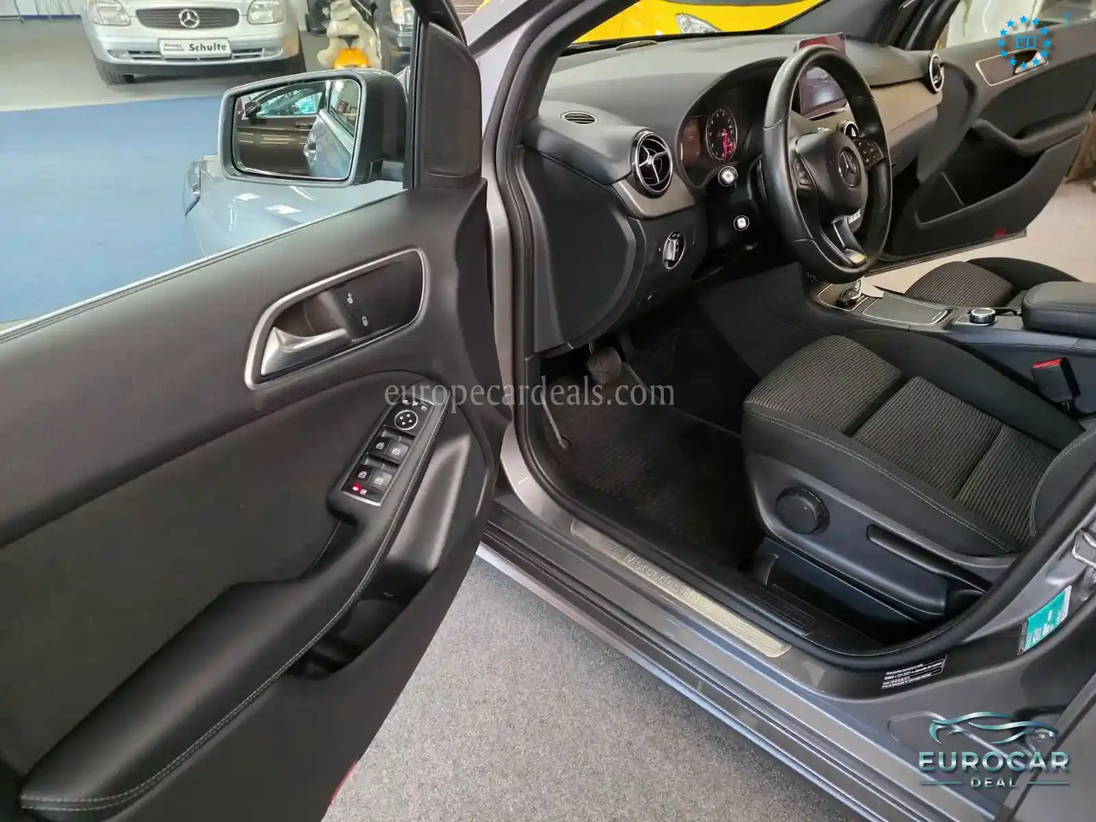 Mercedes-Benz B 180