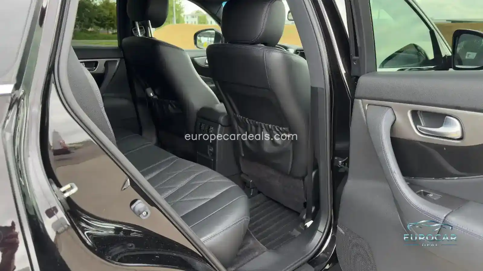 Infiniti QX70