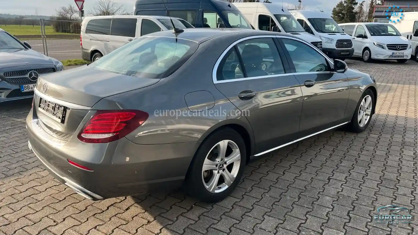 Mercedes-Benz E 200