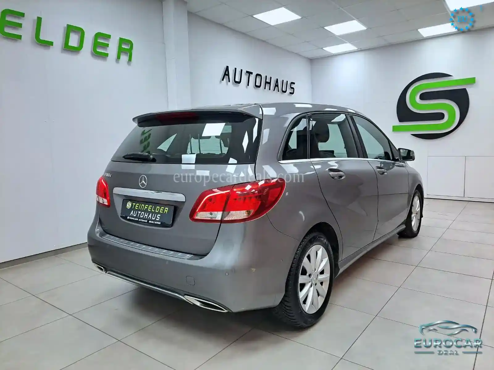 Mercedes-Benz B 180