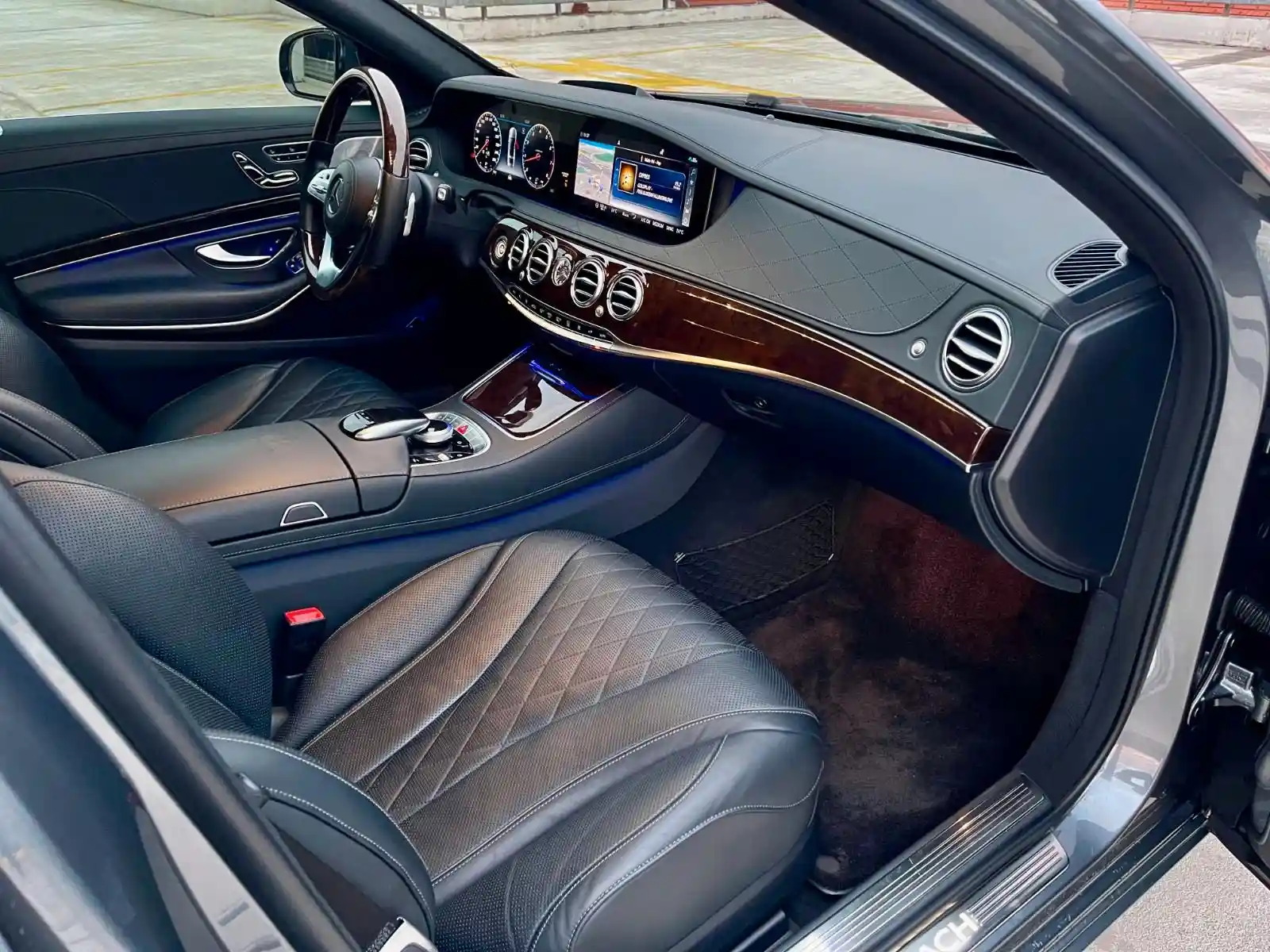 Mercedes-Benz S 560