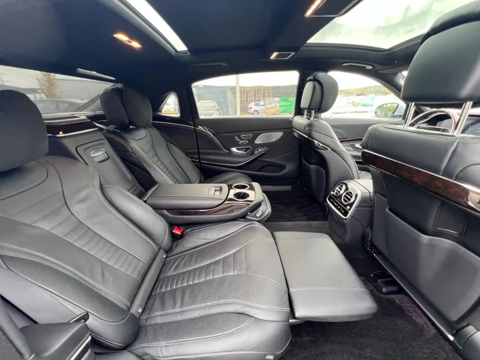 Mercedes-Benz S 560