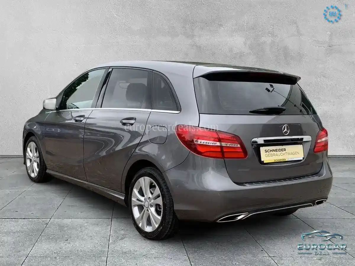 Mercedes-Benz B 180