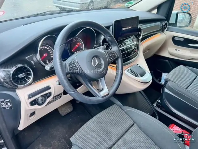 Mercedes-Benz V 220