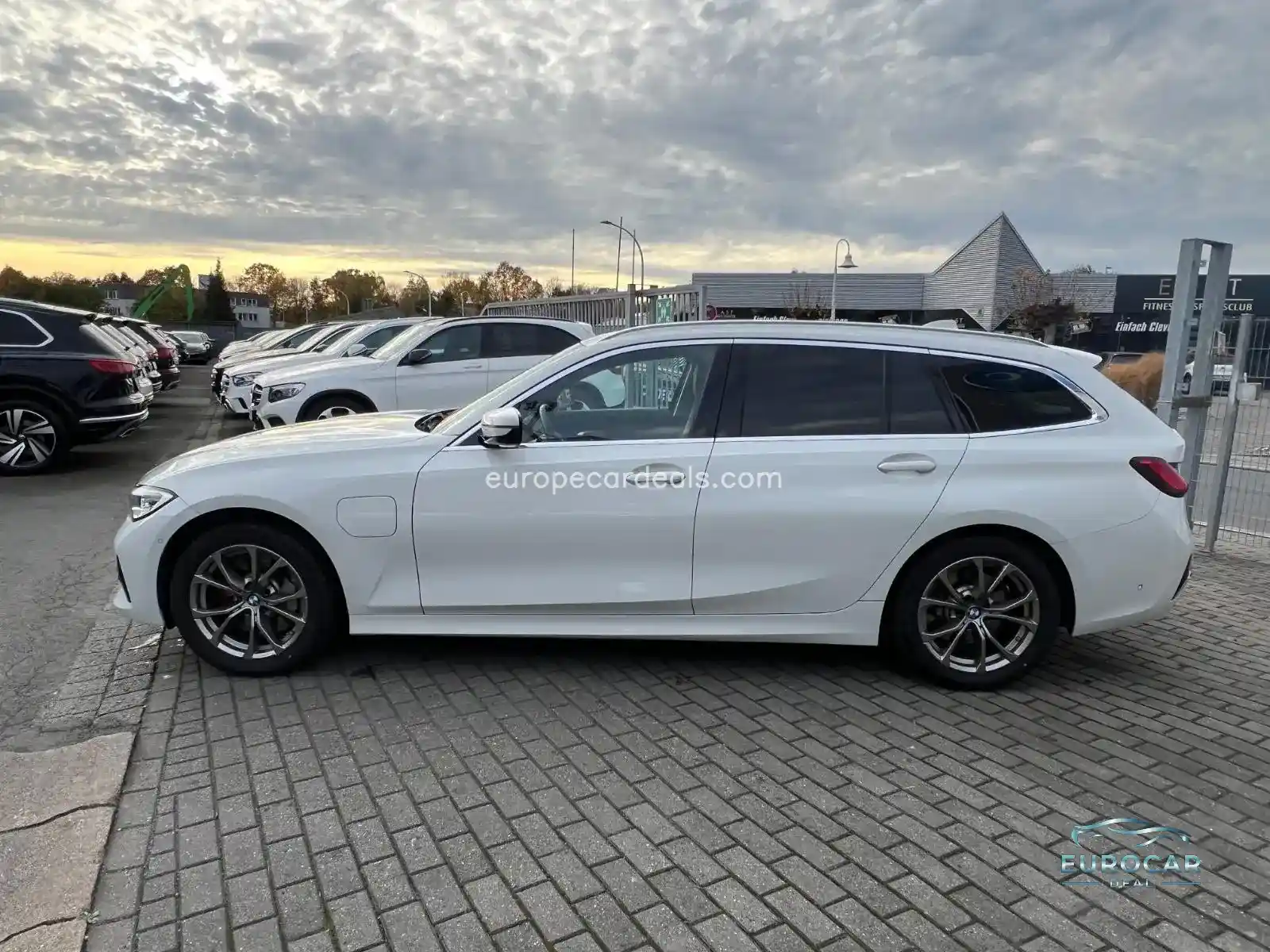 BMW 330