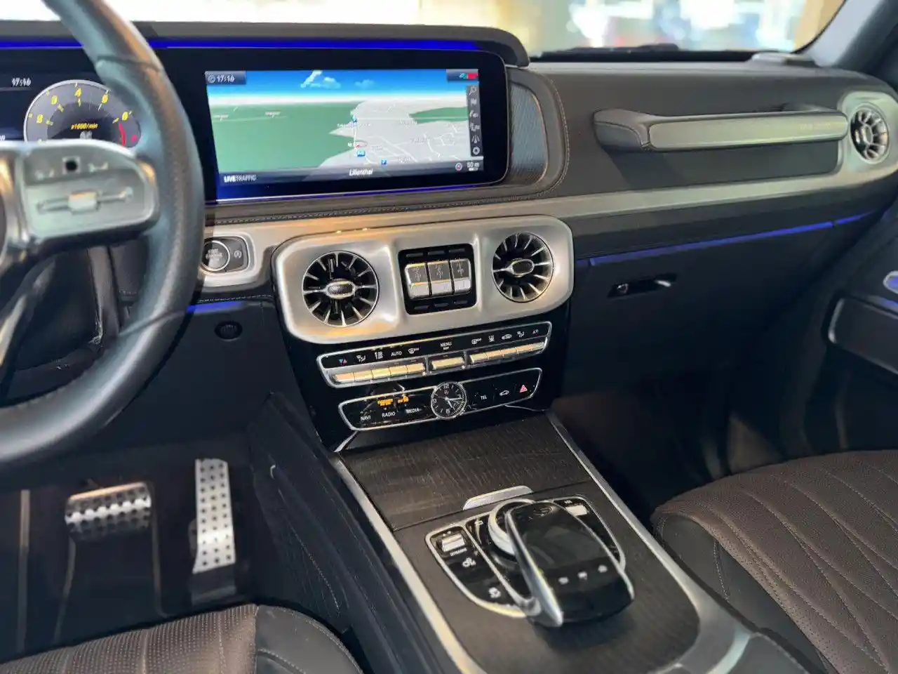 Mercedes-Benz G 500