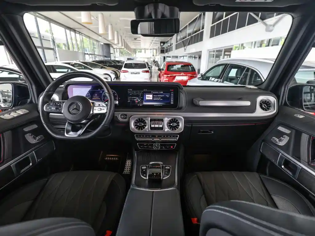Mercedes-Benz G 500