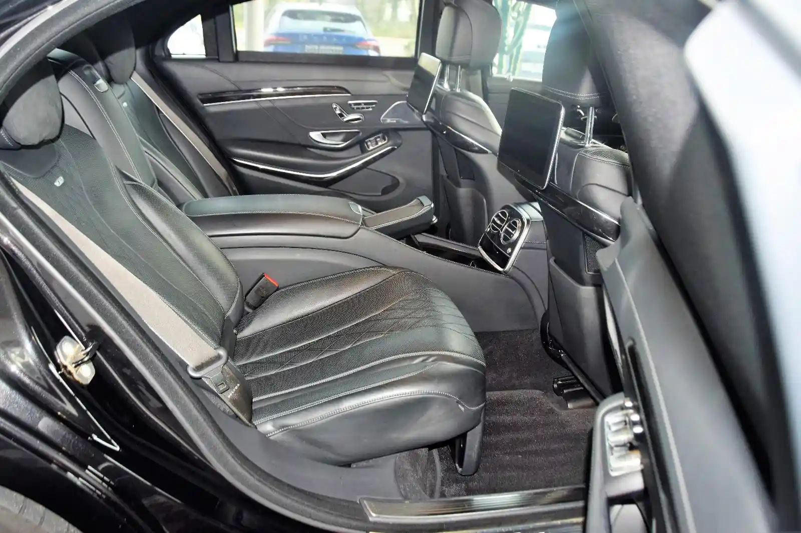 Mercedes-Benz S 600