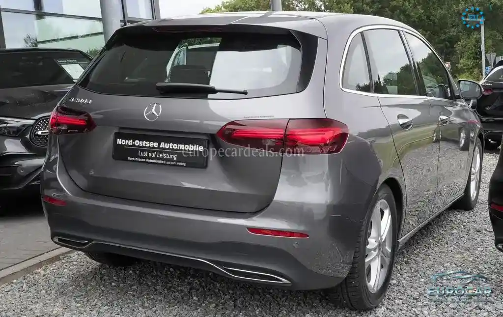 Mercedes-Benz B 200