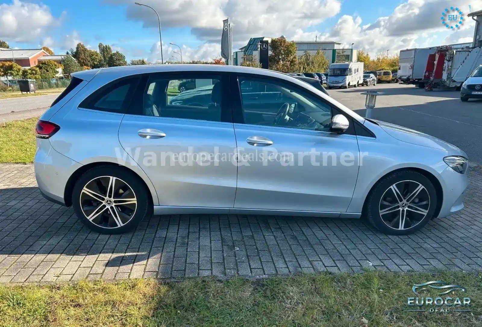 Mercedes-Benz B 180