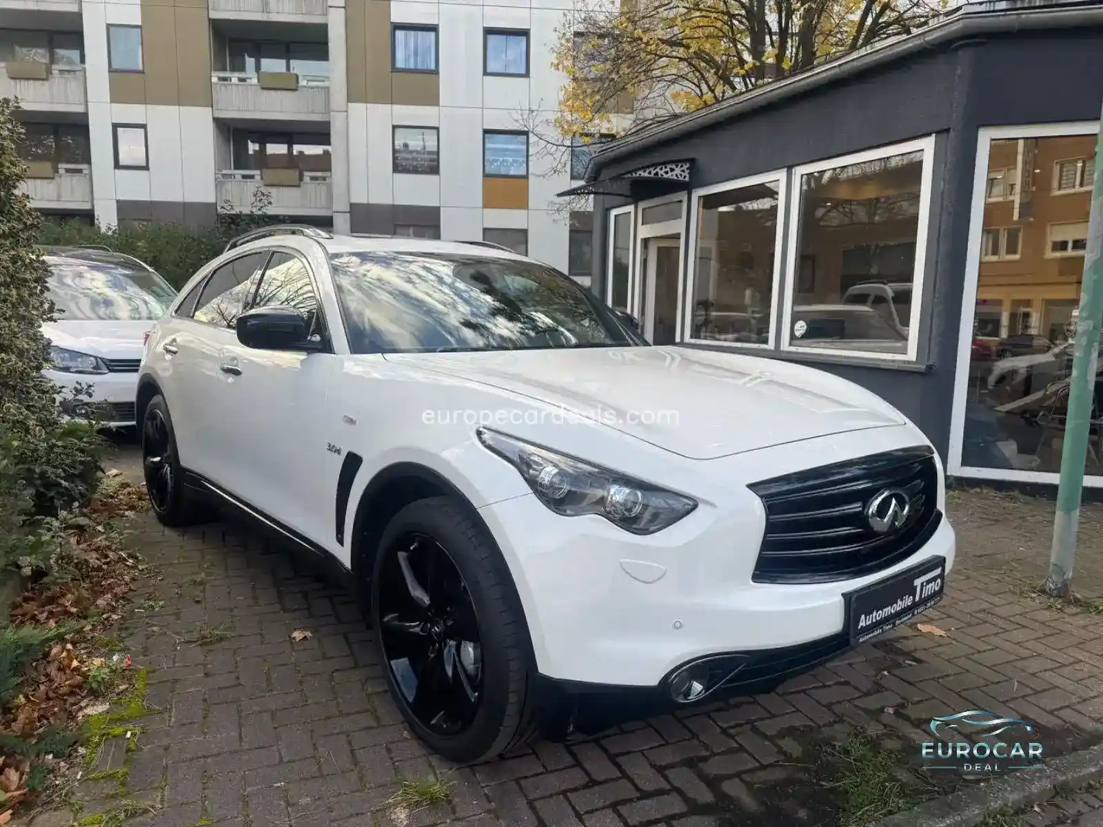 Infiniti QX70