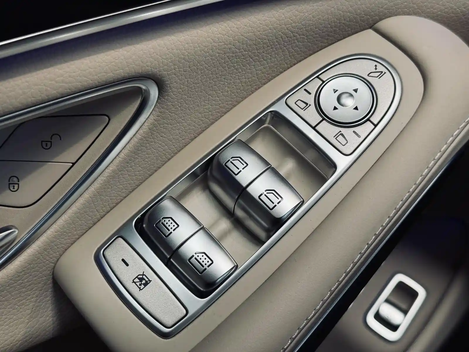 Mercedes-Benz S 560