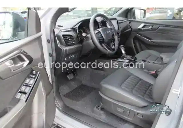 4×4 Double Cab V-CROSS Automatik