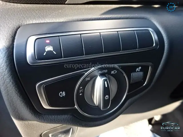 Mercedes-Benz V 220