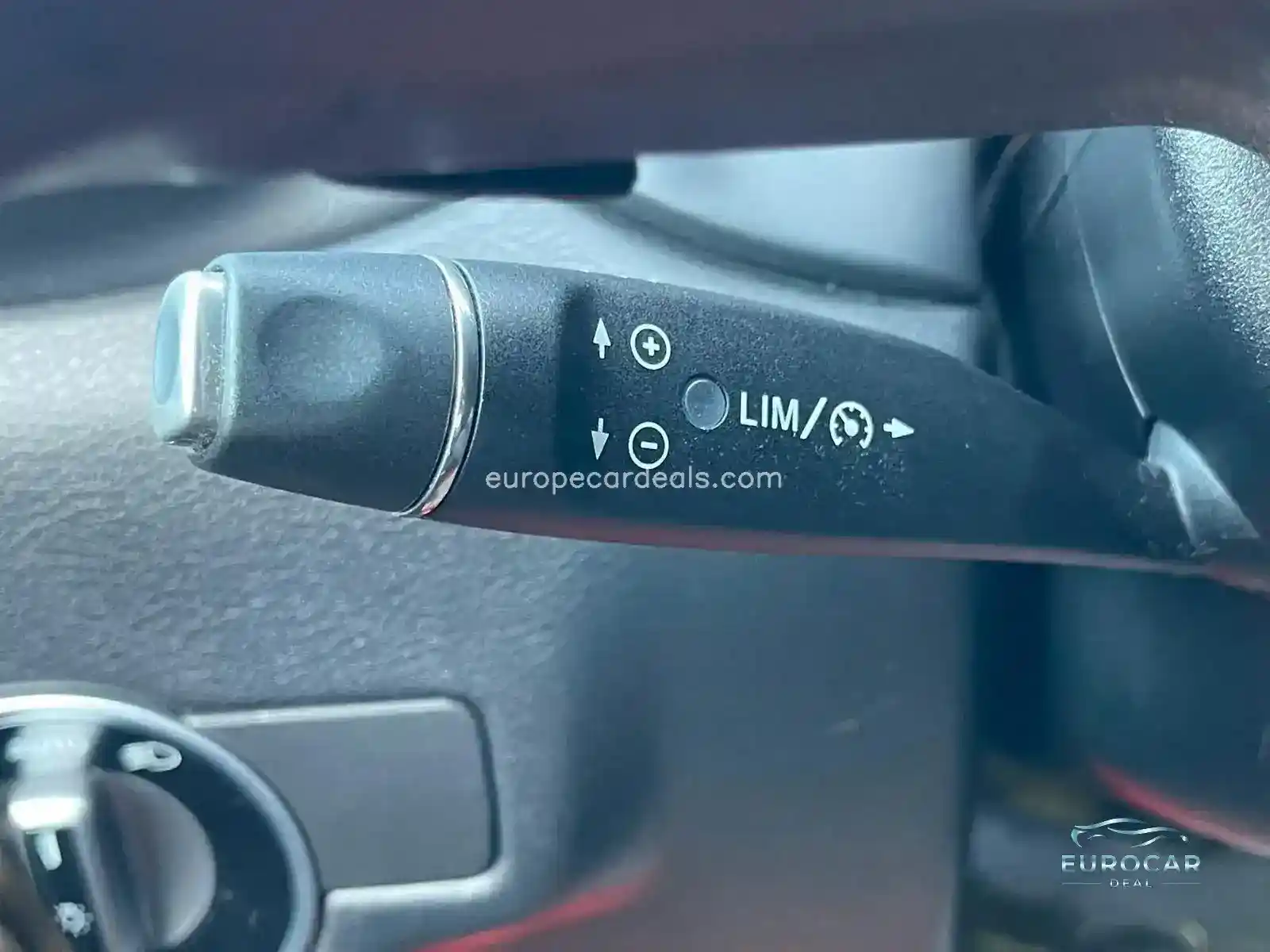 Infiniti Q30