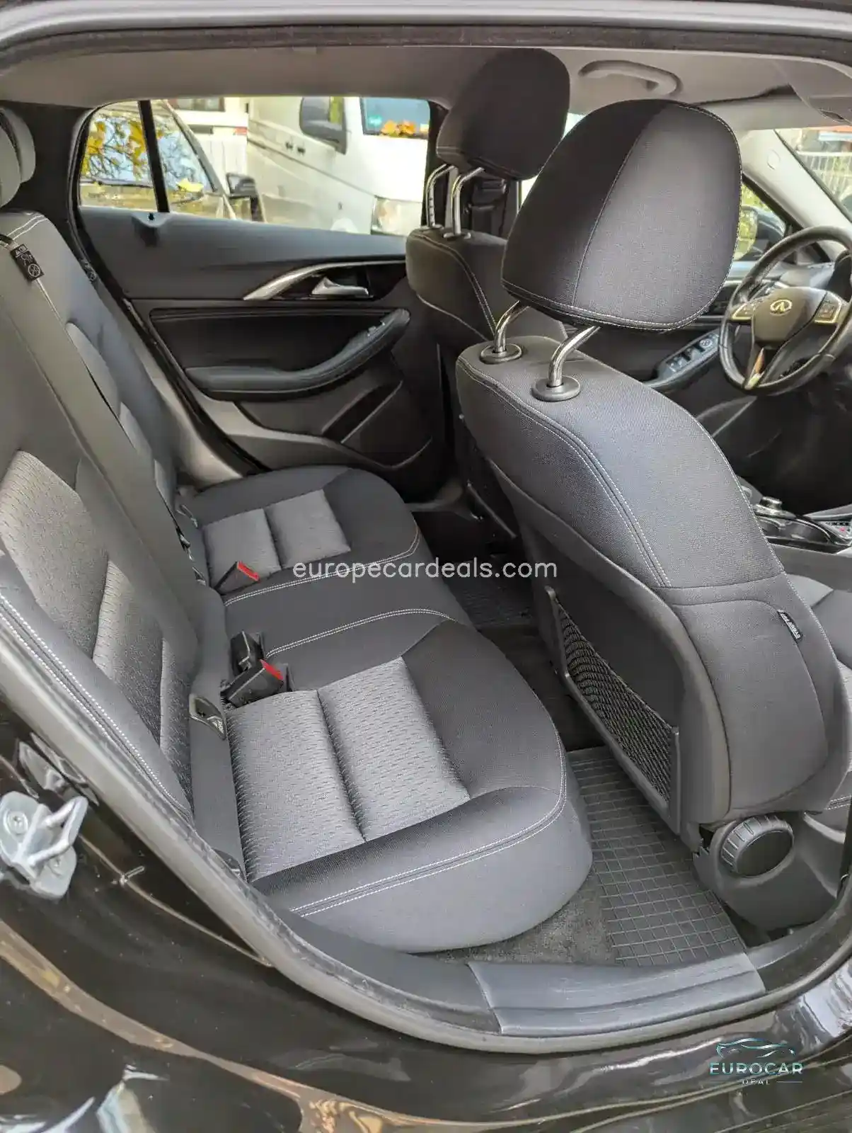Infiniti Q30