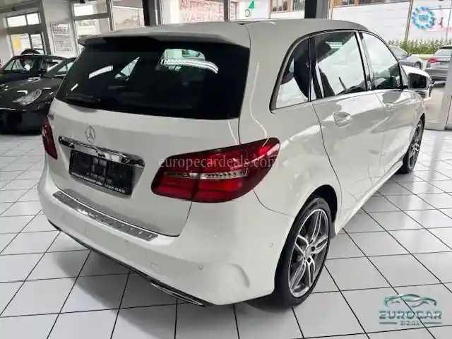 Mercedes-Benz B 200