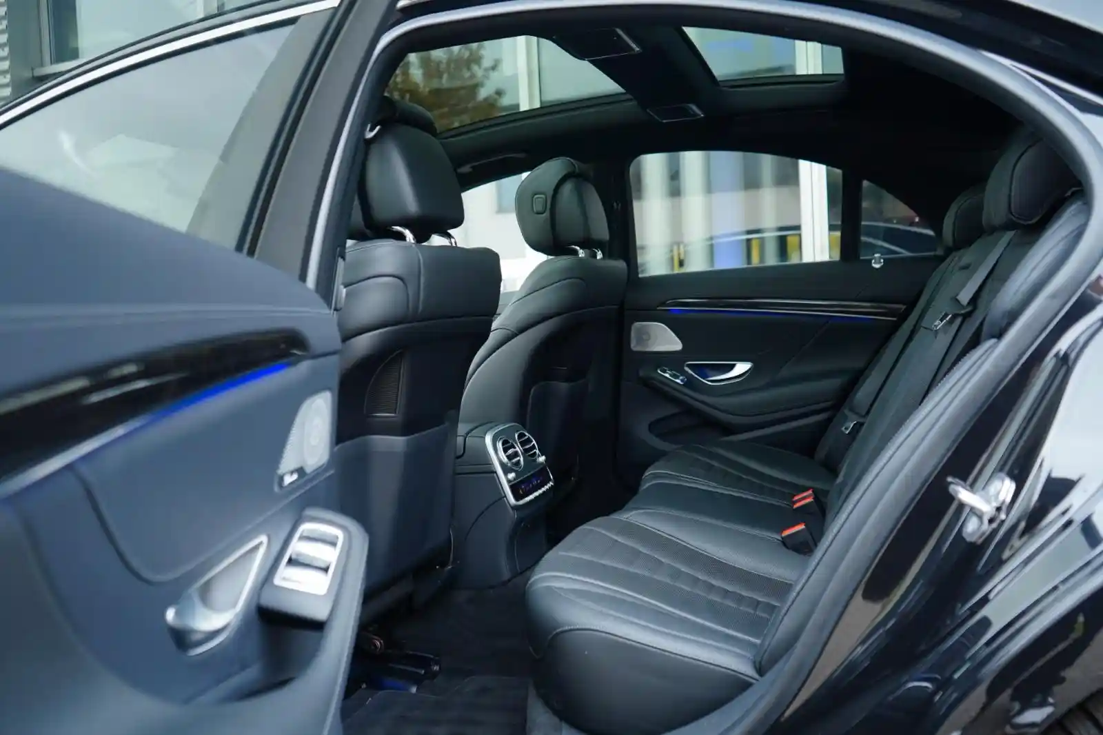 Mercedes-Benz S 560